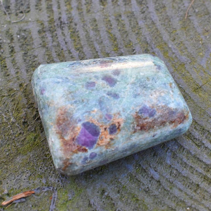 Ruby i fuschite kombination høj kvalitet krystal tumle sten for engroshandel hos Reiju