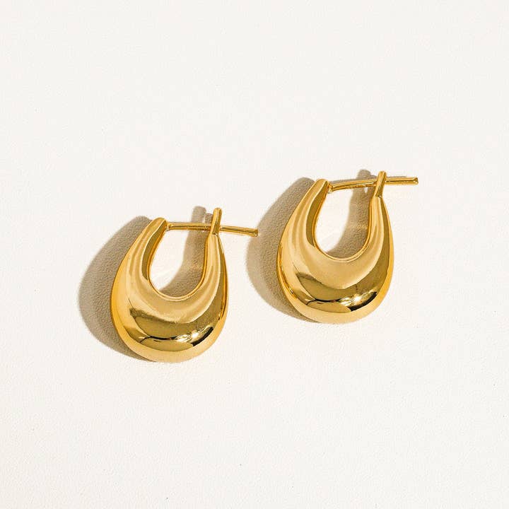 Flânerie by MAIQ - Wholesale Hoop earrings - Quinn 18K Classic Droplet Hoop Earring7