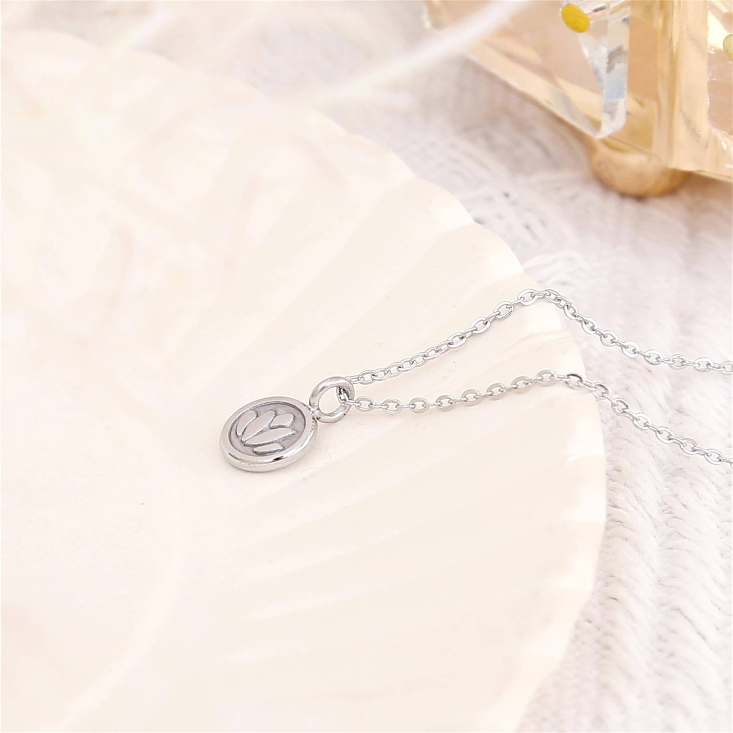Made By Nami - Wholesale Pendant/Charm Necklace - Necklace with lotus pendant in silver4