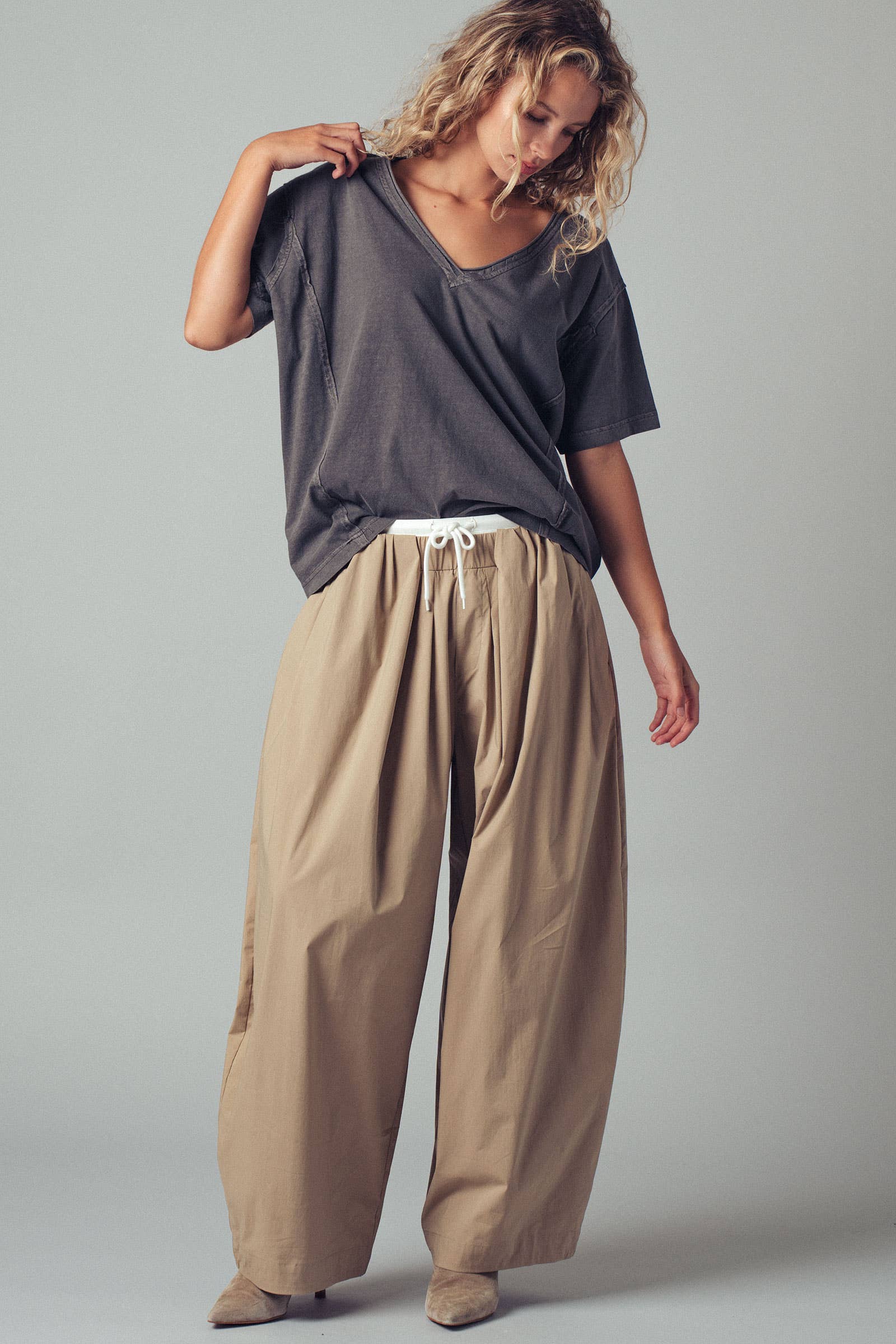 Urban Daizy - Wholesale T-Shirt - Women's - Vintage Wash V-Neck Cotton Tee14