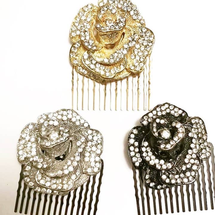 Peigne fleur en cristal pour la vente par Hettie Hair Accessories