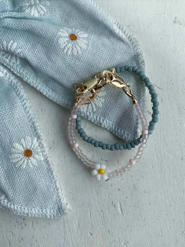 Robuuste armband van mat salie voor wholesale door Finnie’s Findings