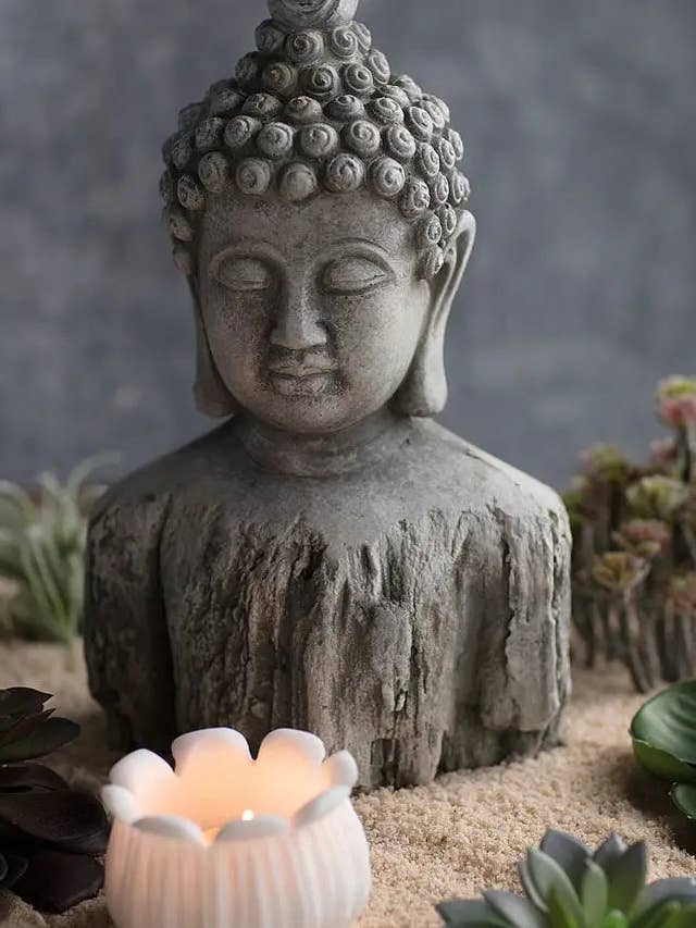 Staande Boeddha torso van cement voor wholesale door Vagabond Vintage