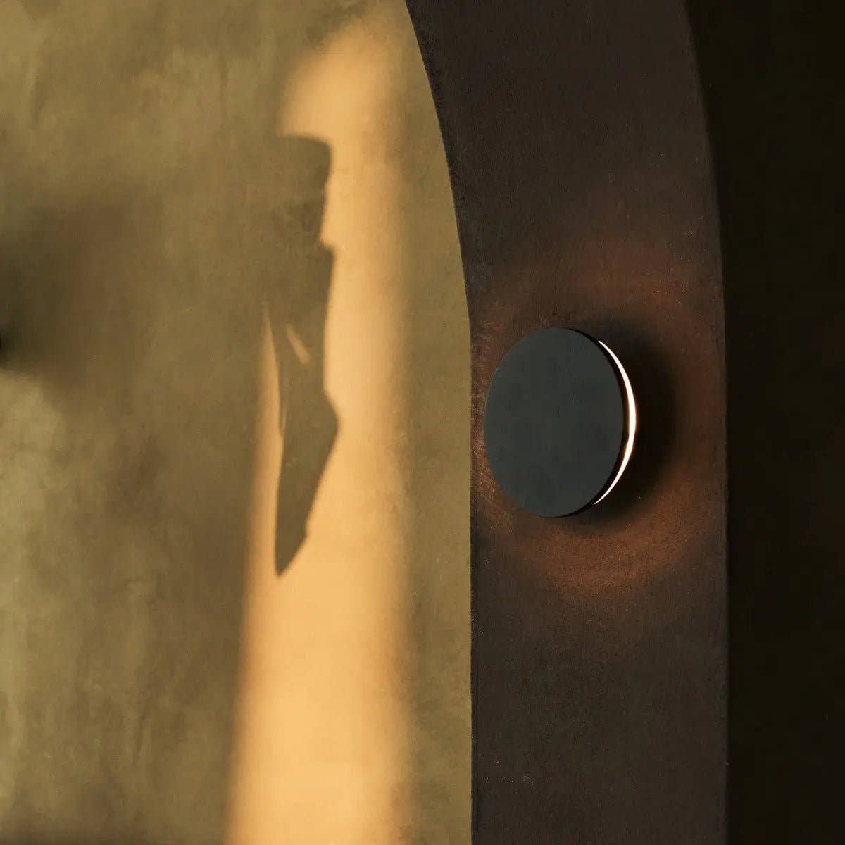 Tavellio - Wholesale Sconce - Lou Black Cordless Wall Light | Rechargeable & Dimmable with Touch Control – 2700K Warm Light3