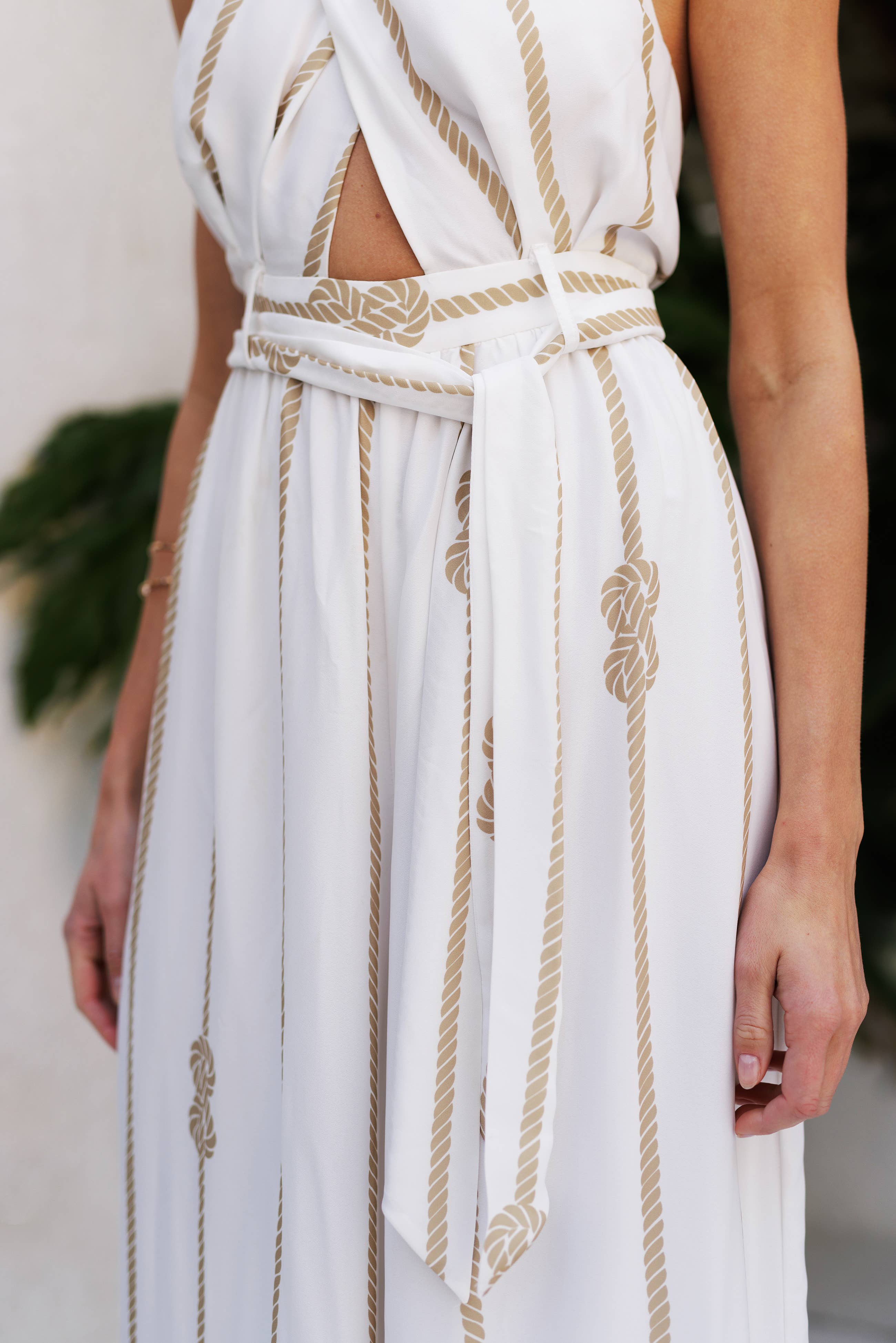 Vit Jumpsuit med korshalter och repdetalj för wholesale på Faire4