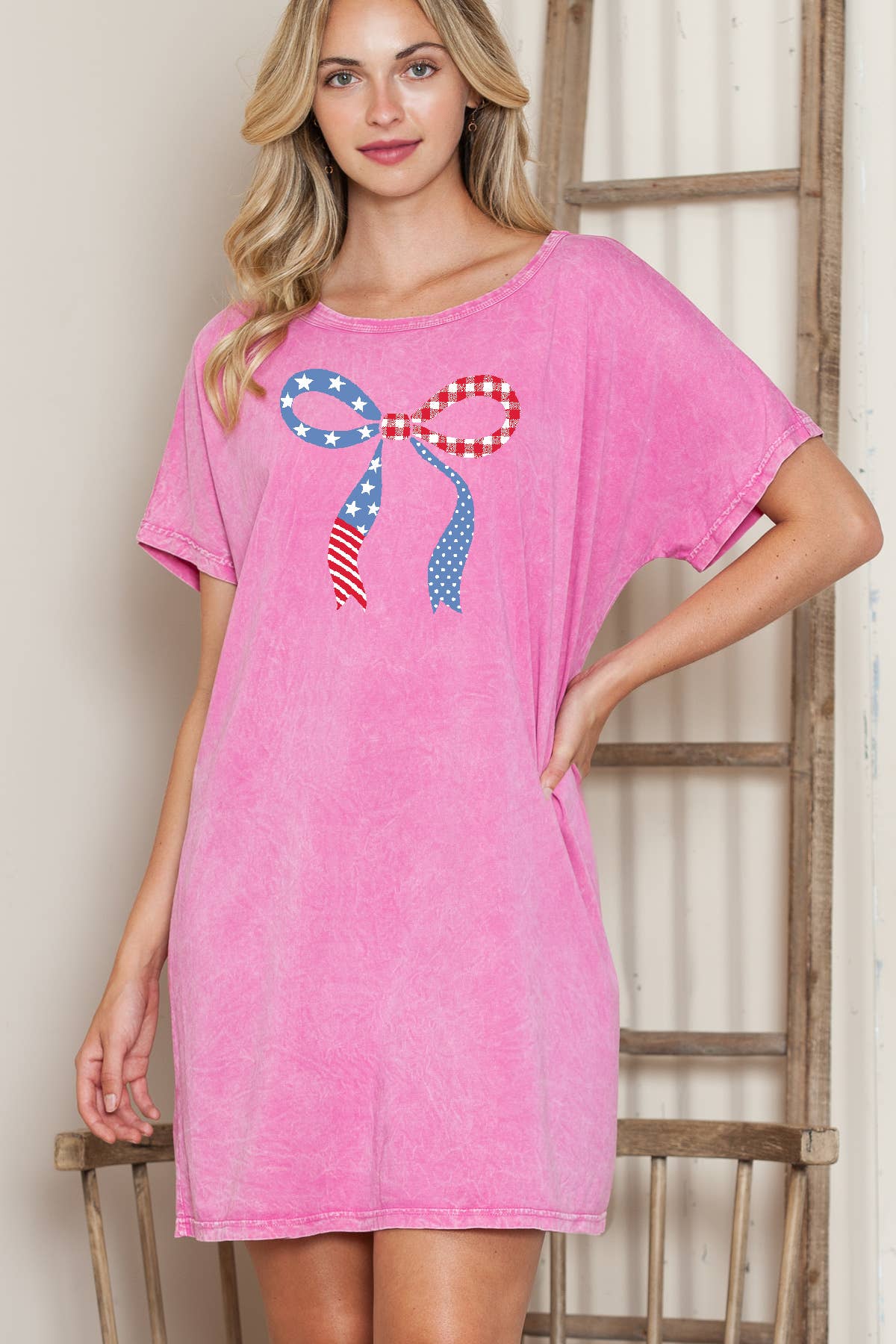 Amused by Blue - Vente Robe – femme - Robe à imprimé graphique américain pour femmes, lavage minéral1