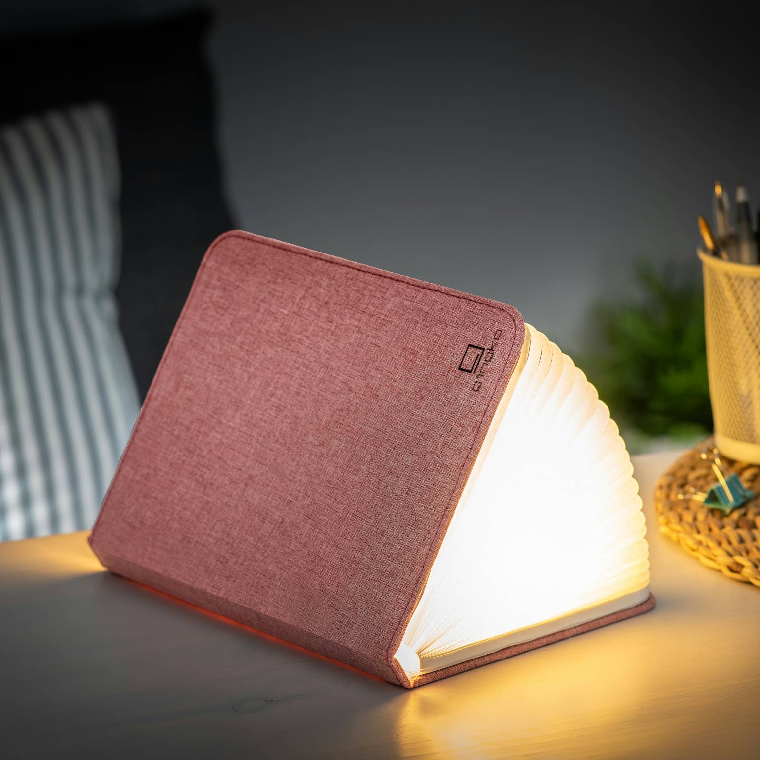 Gingko Design – wholesale Booklight – Linen Fabric Smart Book Light4