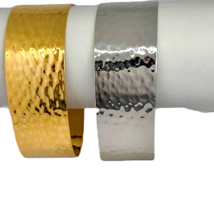 Bracelet Ophelia en métal doré pour la vente par Jeluxe Jewelry