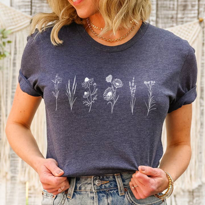 Humm & Willow – Großhandel T-Shirt mit Siebdruck – Damen – Wildblumenhemd - Frühlingsblumenhemd - Blumenhemd0