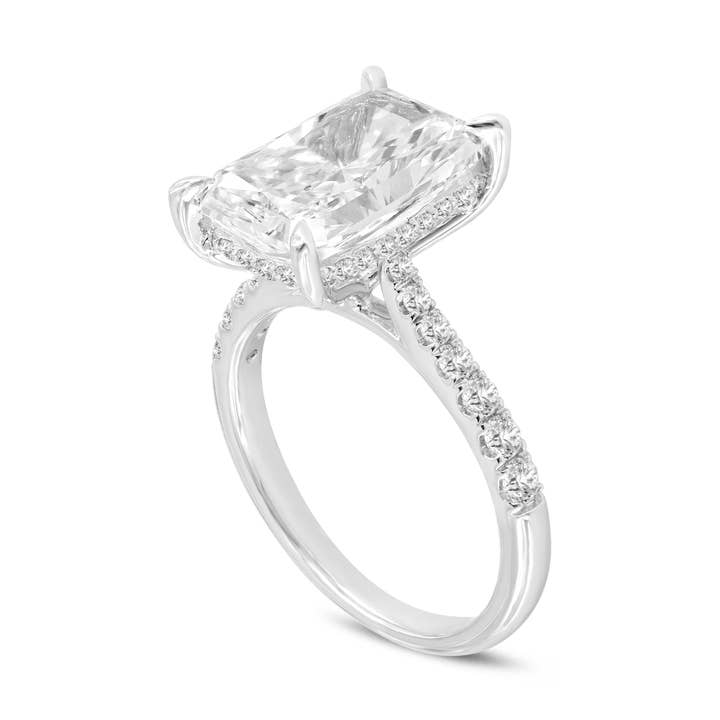 Bayan 14K hvidguld radiant cut laboratoriedyrket diamant skjult halo forlovelsesring - 5,5 ct for engroshandel hos LuvMyJewelry (LMJ)