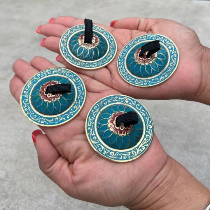 Lungta Imports - Vendita all'ingrosso Strumenti musicali - 2 paia di piatti da dito in ottone a forma di fiore di loto Zills per pancia 2