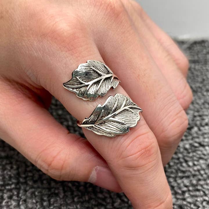 Mio Queena - Wholesale Cocktail/Statement Ring - Vintage Leaf Adjustable Ring2