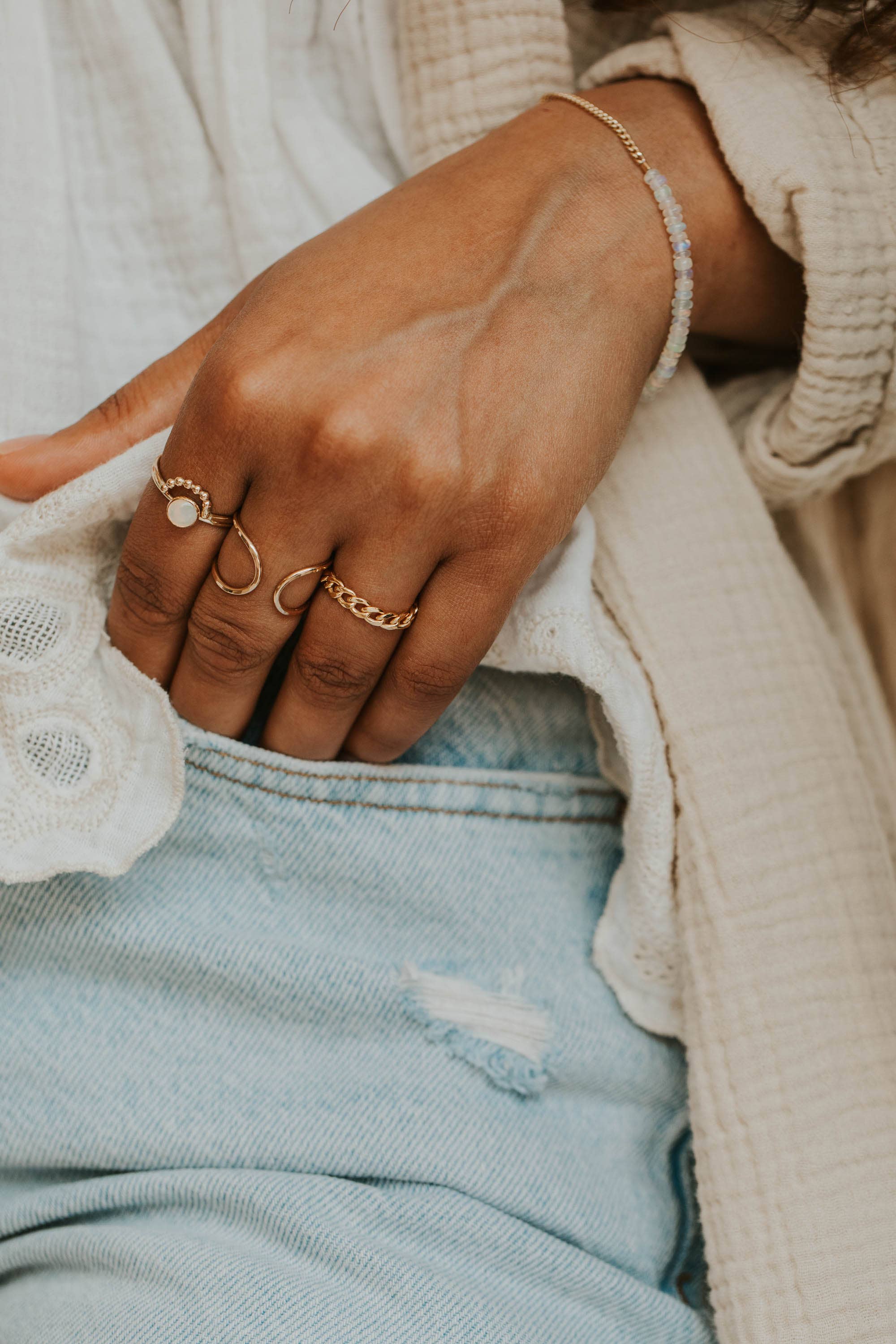 Hello Adorn - Vente Anneau/bague à empiler - Bague Revolve | Remplissage en or 14 carats + argent sterling1