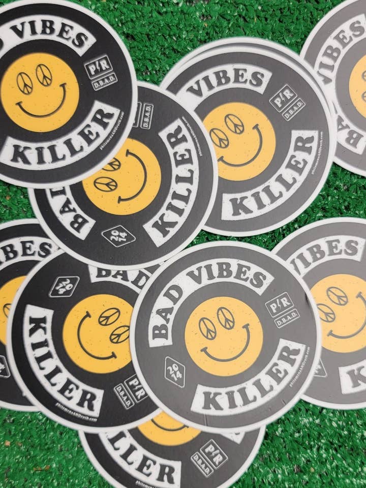 Bad Vibes Killer Club - vinylklistermärke för wholesale av Hardworking Stoner