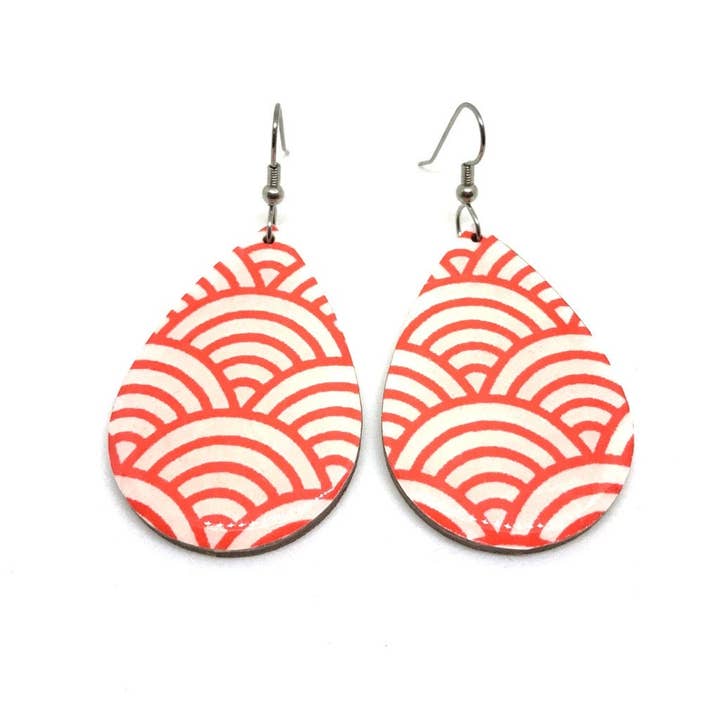 Korall och vit stor fläkt Tear Drop örhängen för wholesale av Prettykiku