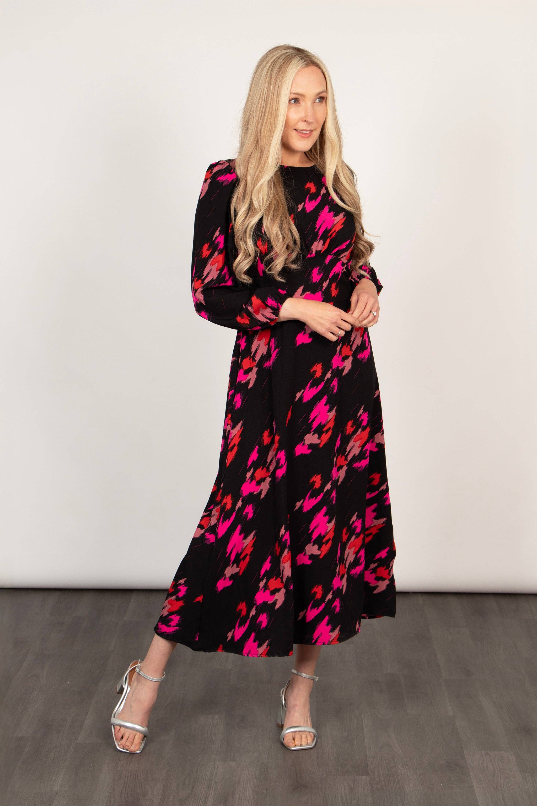 Sarta – wholesale Dress – Women's – Riley Long Sleeve Tea Dress - Fuchsia, Abstract Leopard2