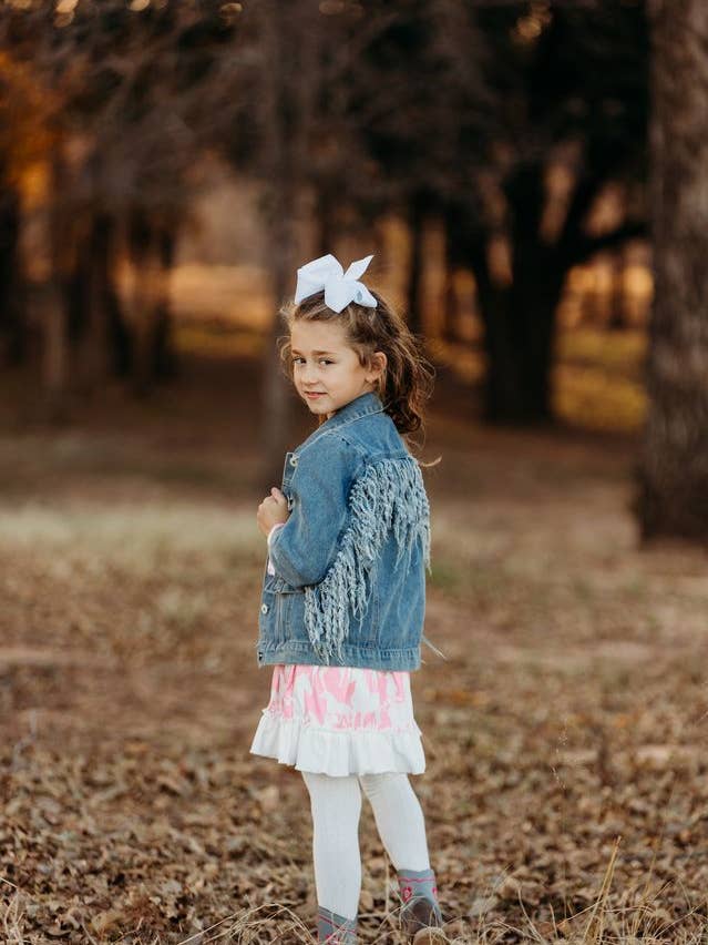 Veste en jean à franges taille 6-7 pour la vente par Shea Baby