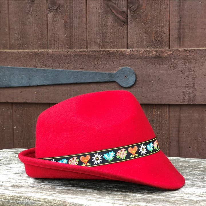 European Heritage Gifts - Wholesale Newsboy/Schoolboy Hat - Unisex - Tyrolean Alps Red 100% Wool Hat with Embroidered Band