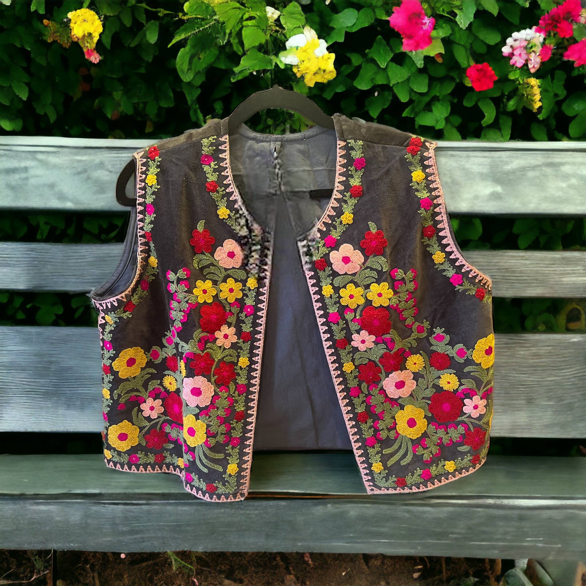 Kinomy - Wholesale Outerwear Vest - Women's - Embroidered velvet vest, boho vest, women's short vest9