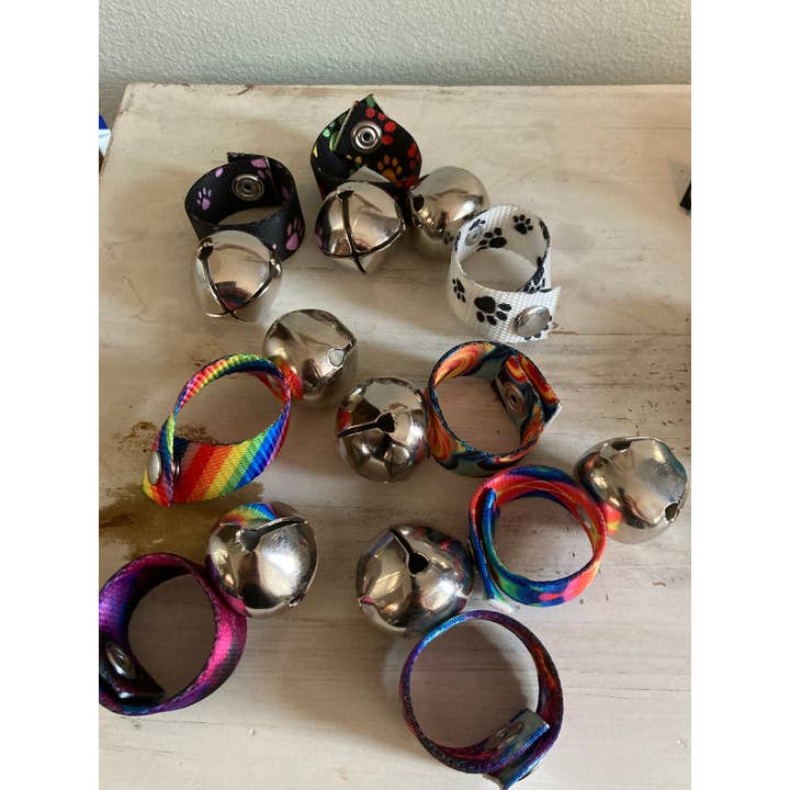 K&K's Bodacious Beer Biscuits - Wholesale Pet collar – Dog - Dog Adventure Bell1