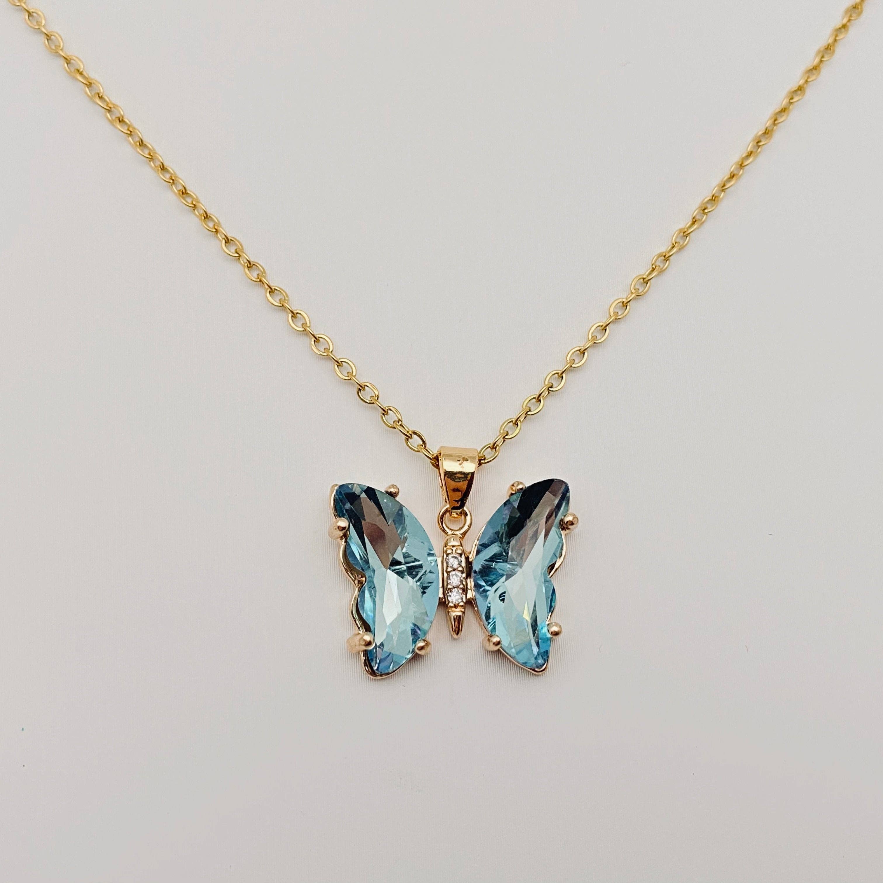 Mio Queena - Wholesale Pendant/Charm Necklace - Ladies Multicolor Glass Butterfly Pendant Necklace2
