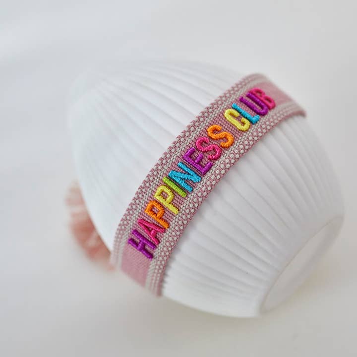 Bracciale con scritta Happiness Club per la vendita all'ingrosso da parte di Josemma
