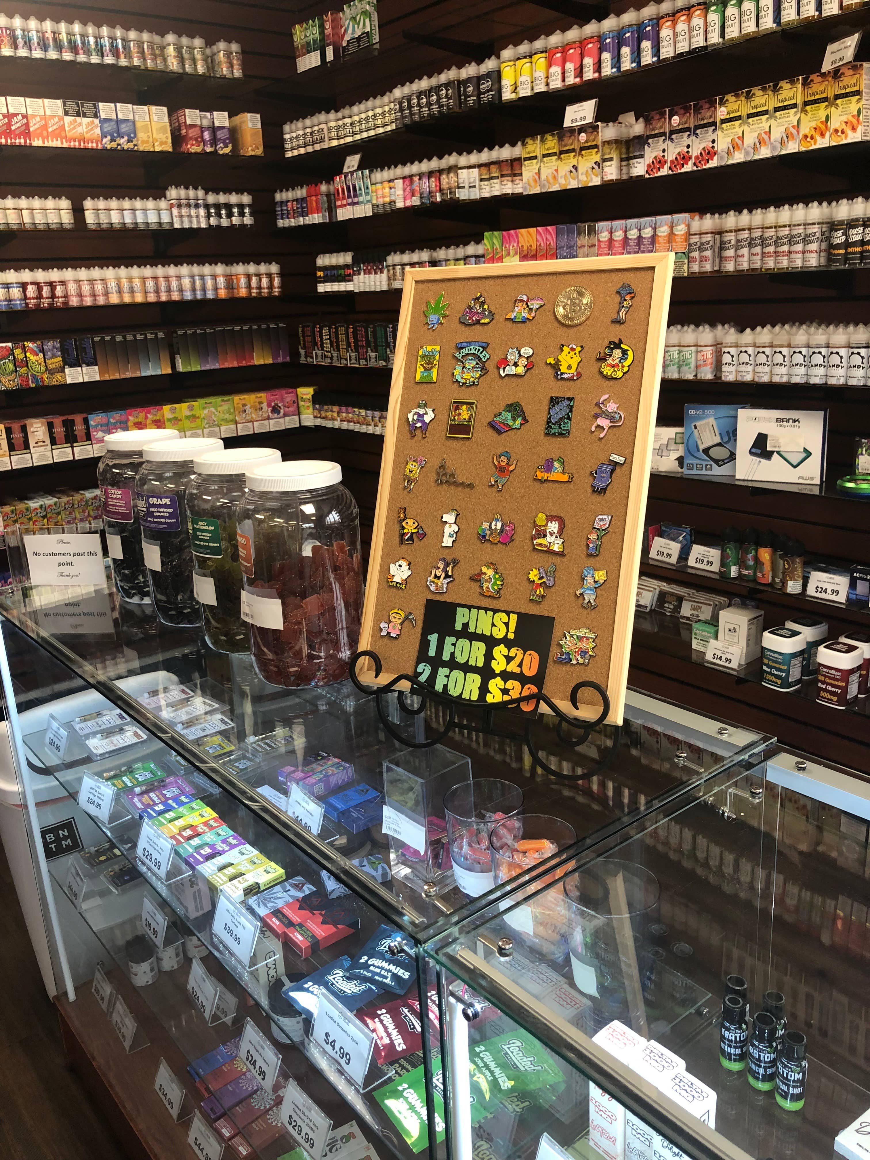 Mushroom Kingdom Pins - Vendita all'ingrosso Spilla da bavero - Spilla Mojo & Bubbles Puff – Collezionabile di Cartoni Animati da 1,5" con Tema Cannabis2