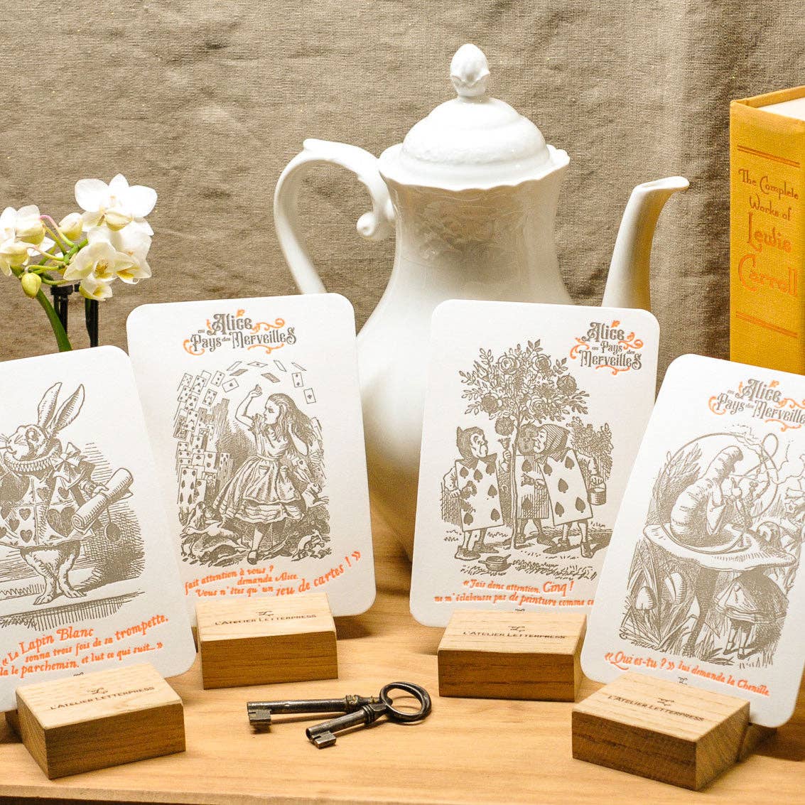 L'Atelier Letterpress – wholesale Everyday greeting card – Letterpress Card Rabbit with a Watch - Alice in Wonderland5