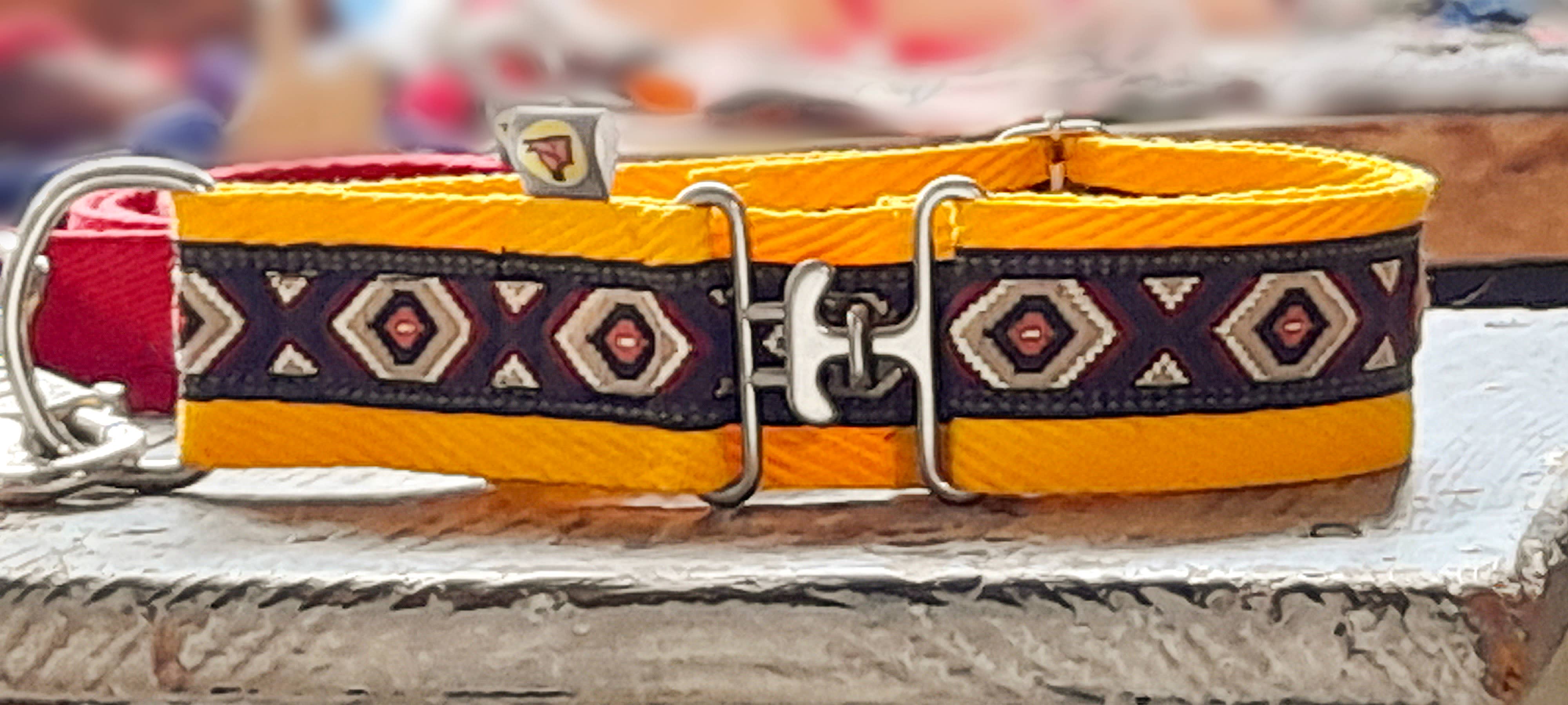 hundsfutter – Großhandel Haustierhalsband – Hund – Hundehalsband mit Leine aus robustem gelbem Rucksackgurt und Designerband1