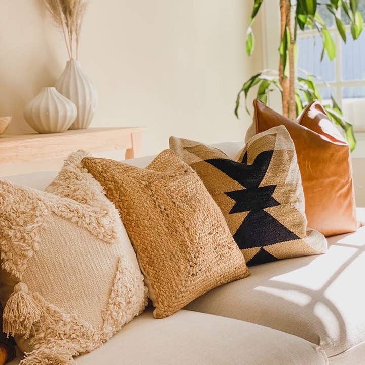 Busa Designs – wholesale Prydnadskuddfodral – Modern kuddfodral i sydväststil – Neutral aztekisk design
