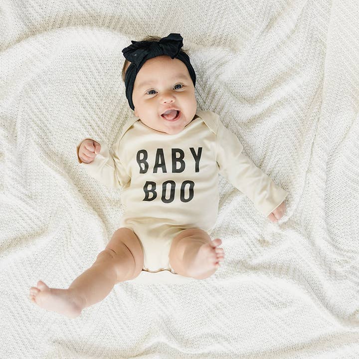 Tutina Baby Boo Halloween Organic Baby Boo per la vendita all'ingrosso da parte di Urban Baby Co.