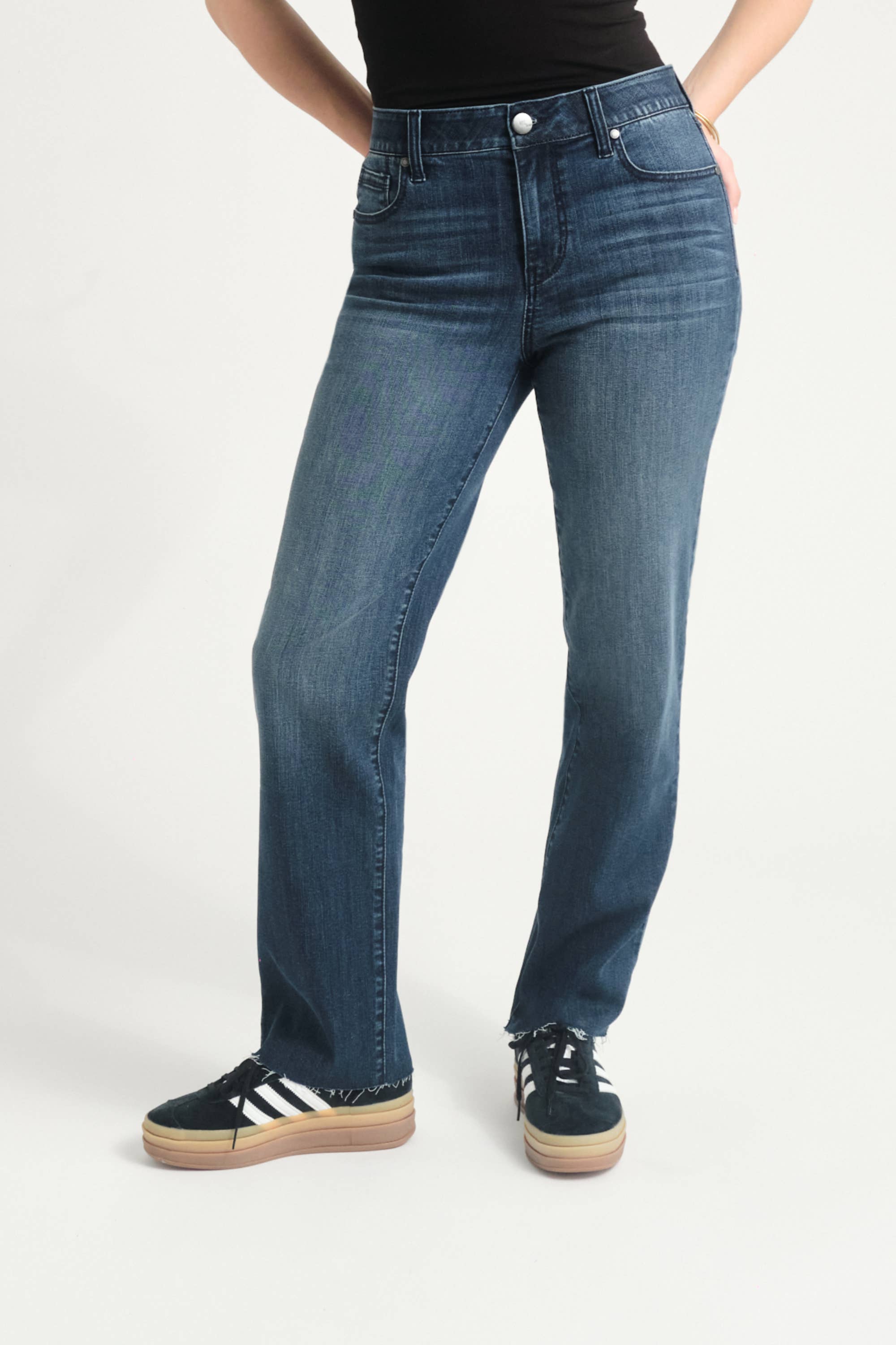 1822 Denim - Wholesale Jeans - Women's - 30" Shapewear Straight Leg Jean w/ Raw Hem in Grayden