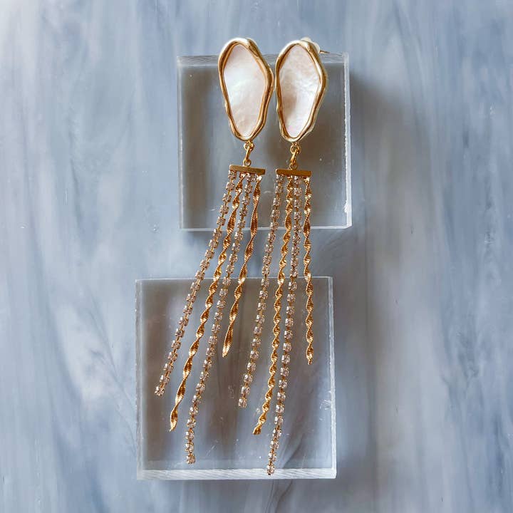 ShopMOSS - Venta al por mayor Pendientes colgantes - Sirenuse | Pendientes de novia con cristales de nácar chapados en oro de 14 quilates