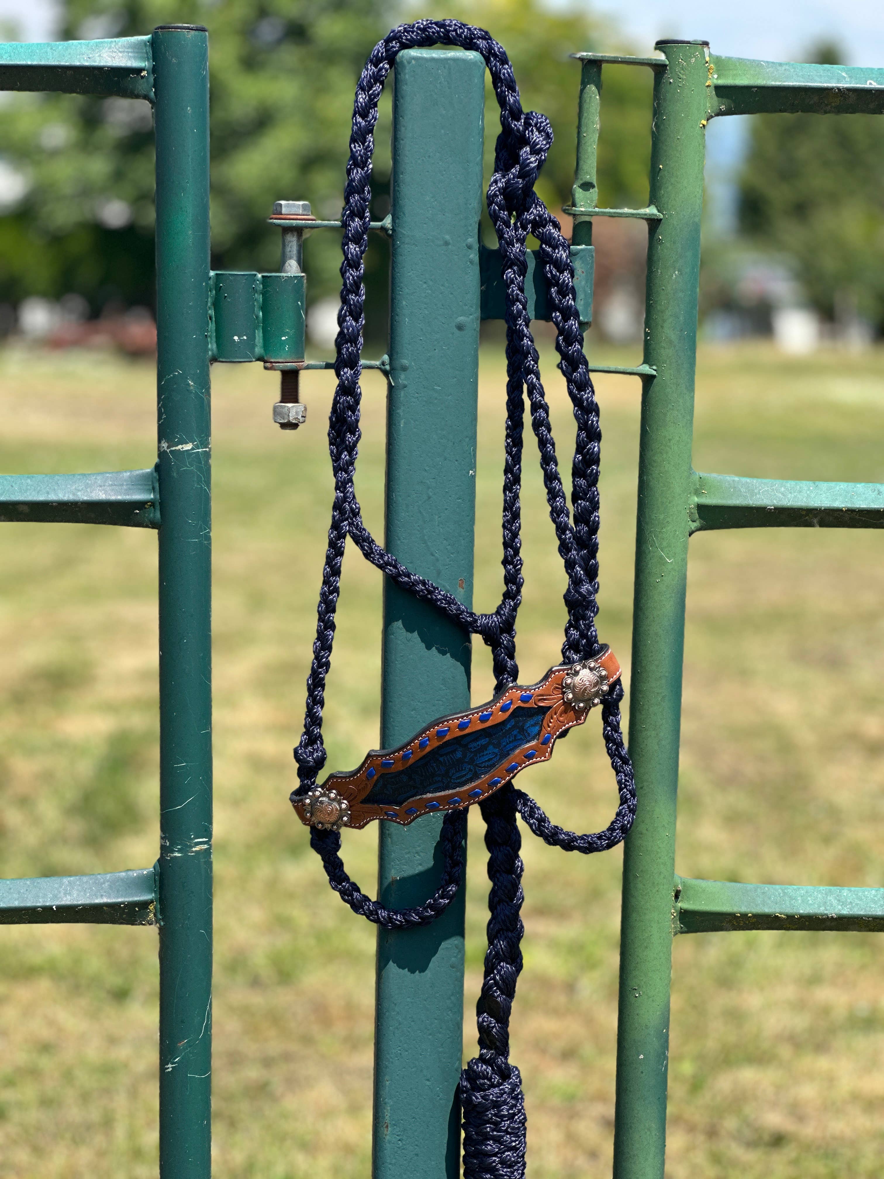 Schulz Equine – wholesale Ridutrustning – Flätat repgrimma i mule tape-stil med grimskaft15