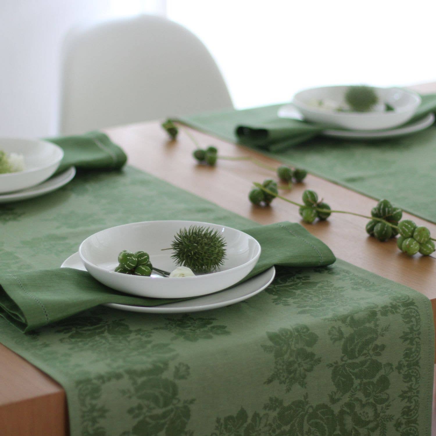 Ju-Lein - Wholesale Table Runner - 100% linen jacquard tablerunner tradition - green - 50 x 150 cm1