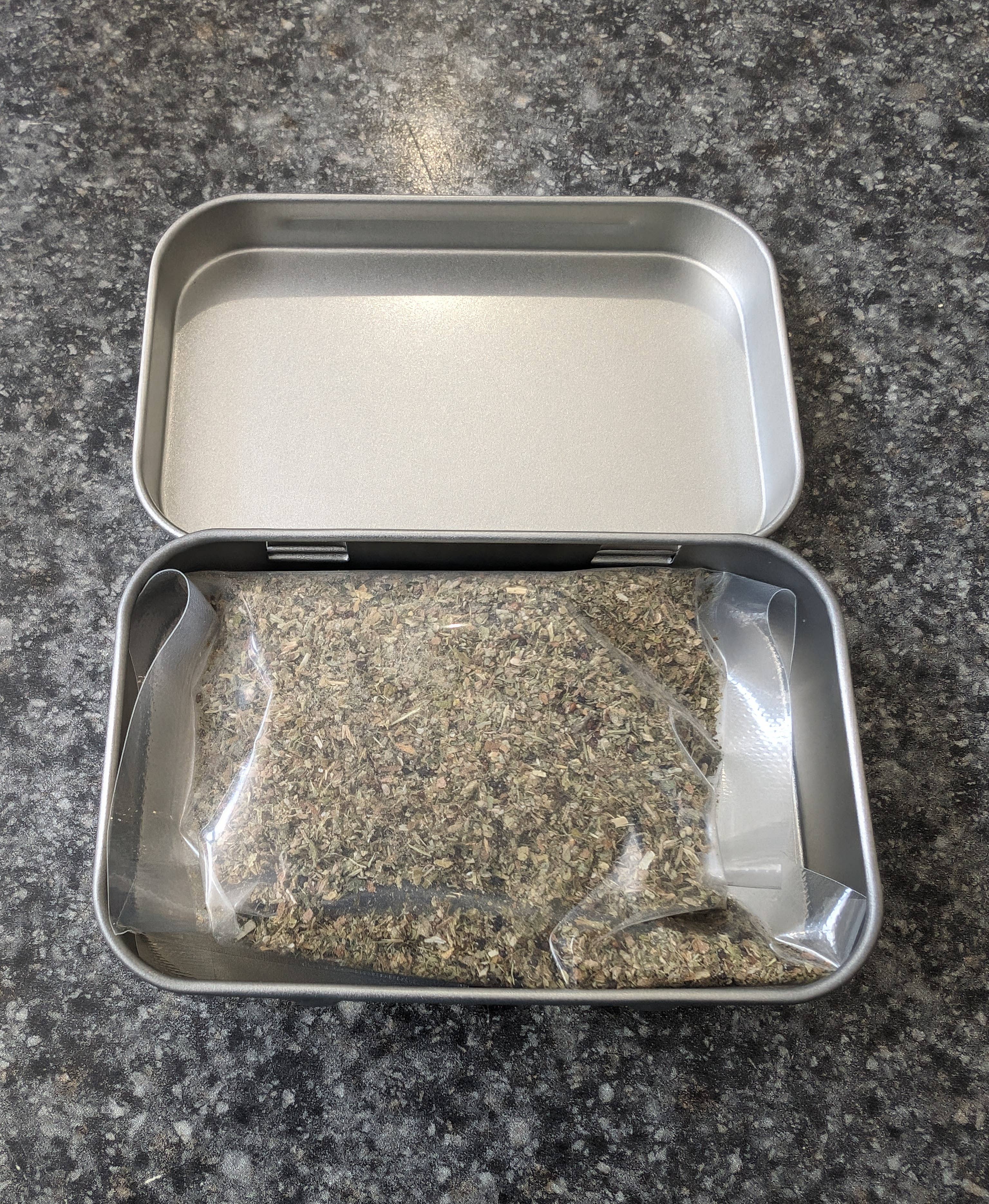 Catnipporium - Wholesale Kattenkruid - Catnip Tin met 1/3 oz vers afgesloten kattenkruid.2