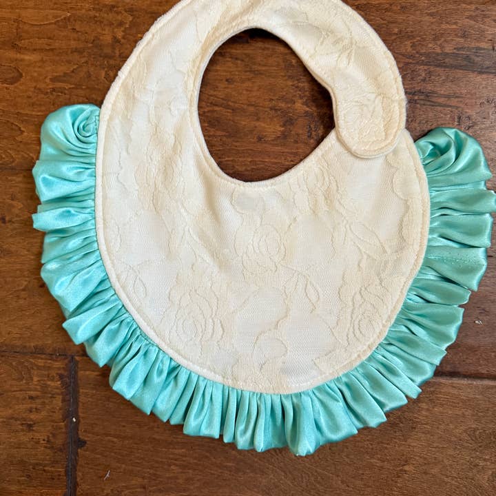 Cuddle Couture - Venta al por mayor Babero - Bebés - Babero de encaje con volante aguamarina