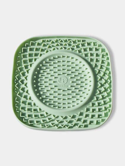 Dog Licking Pad - YoomY Plate - Green for wholesale by INOOKO