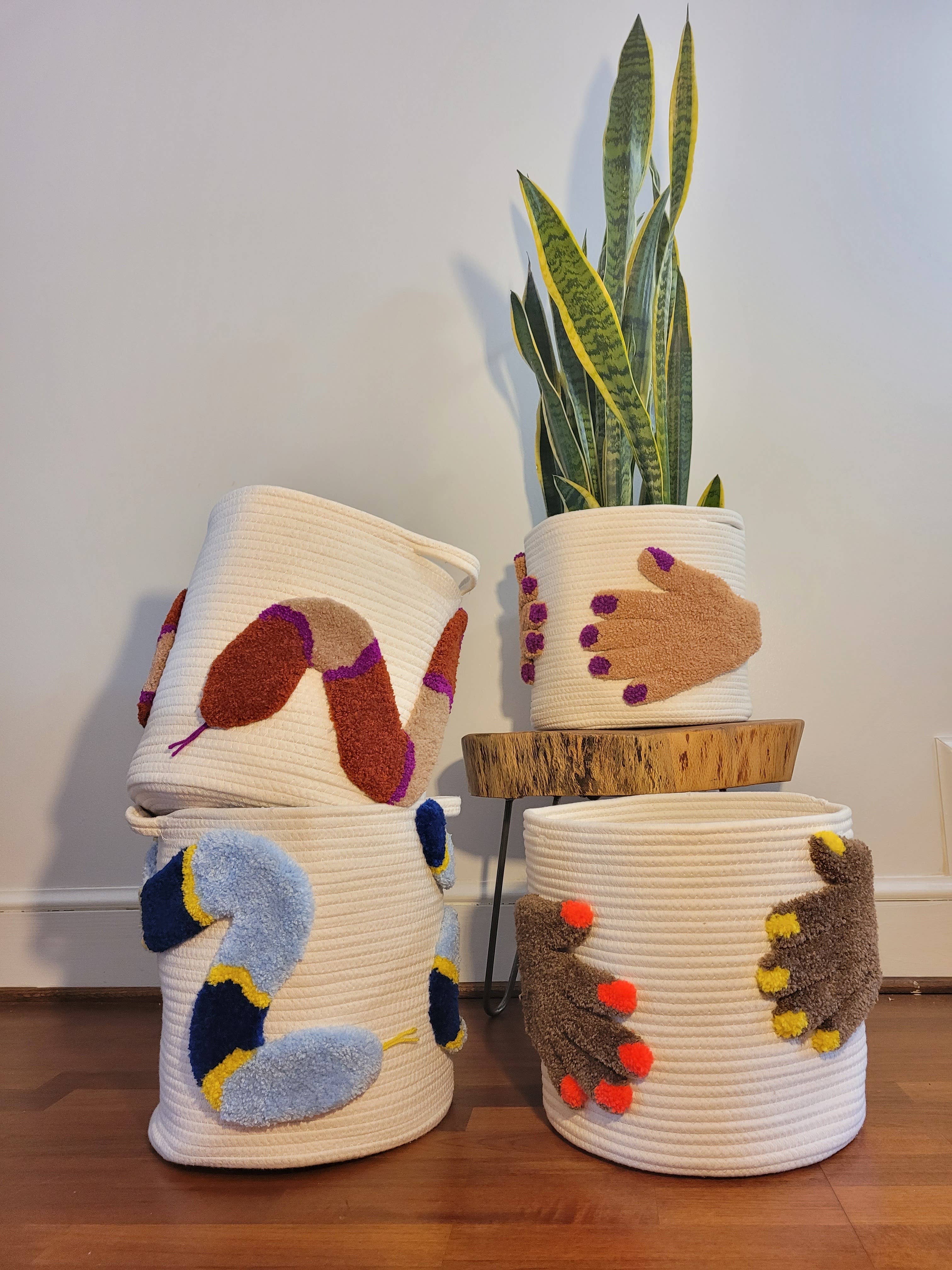 Good to Know You - Wholesale Basket - 13" Tufted Basket - Hug1