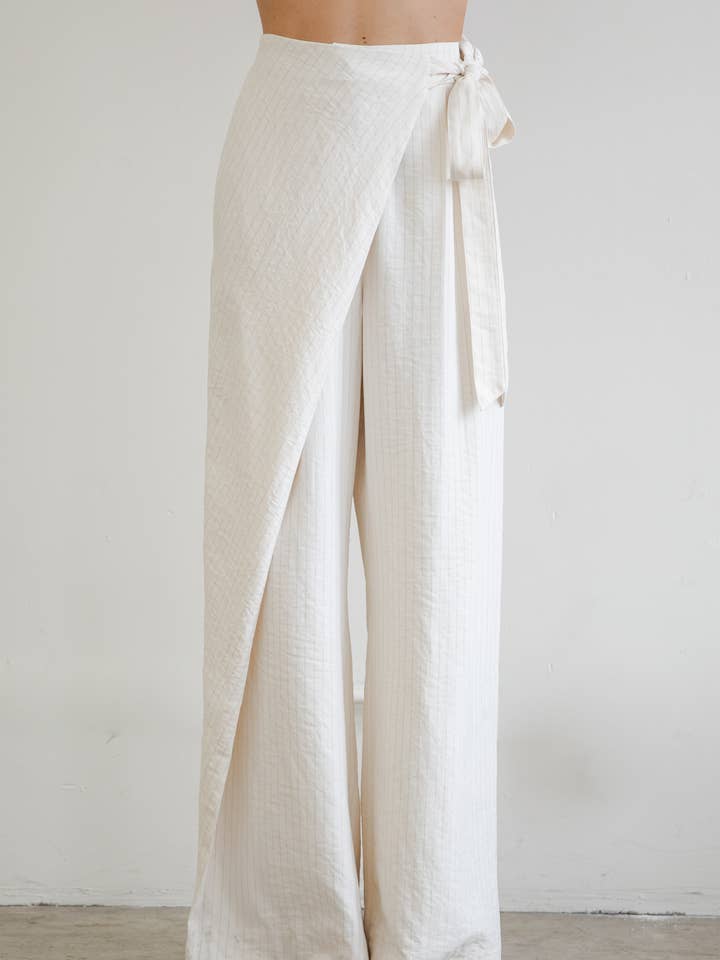 PANTALONI DRITTI A STRATI SOVRAPPOSTI CON RIGHE GESSATE per la vendita all'ingrosso da parte di Whiteroom+Cactus