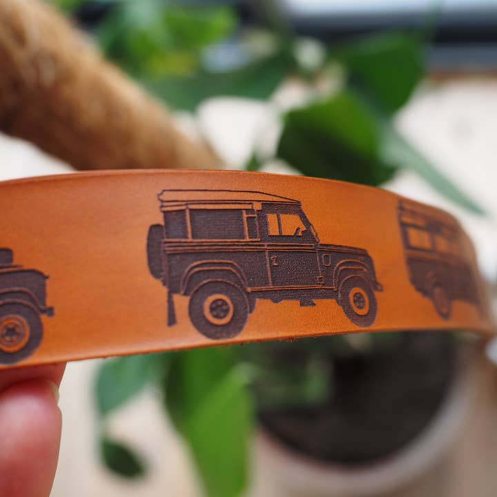 Stabo - Wholesale Belt - Unisex - Leather belt engraved with land rovers