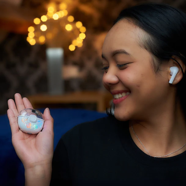 Curiosity Distribution - Wholesale Airpod/Earbud Case - Men's - Harry Potter - Hogworts - Earphones & Light Up Case0