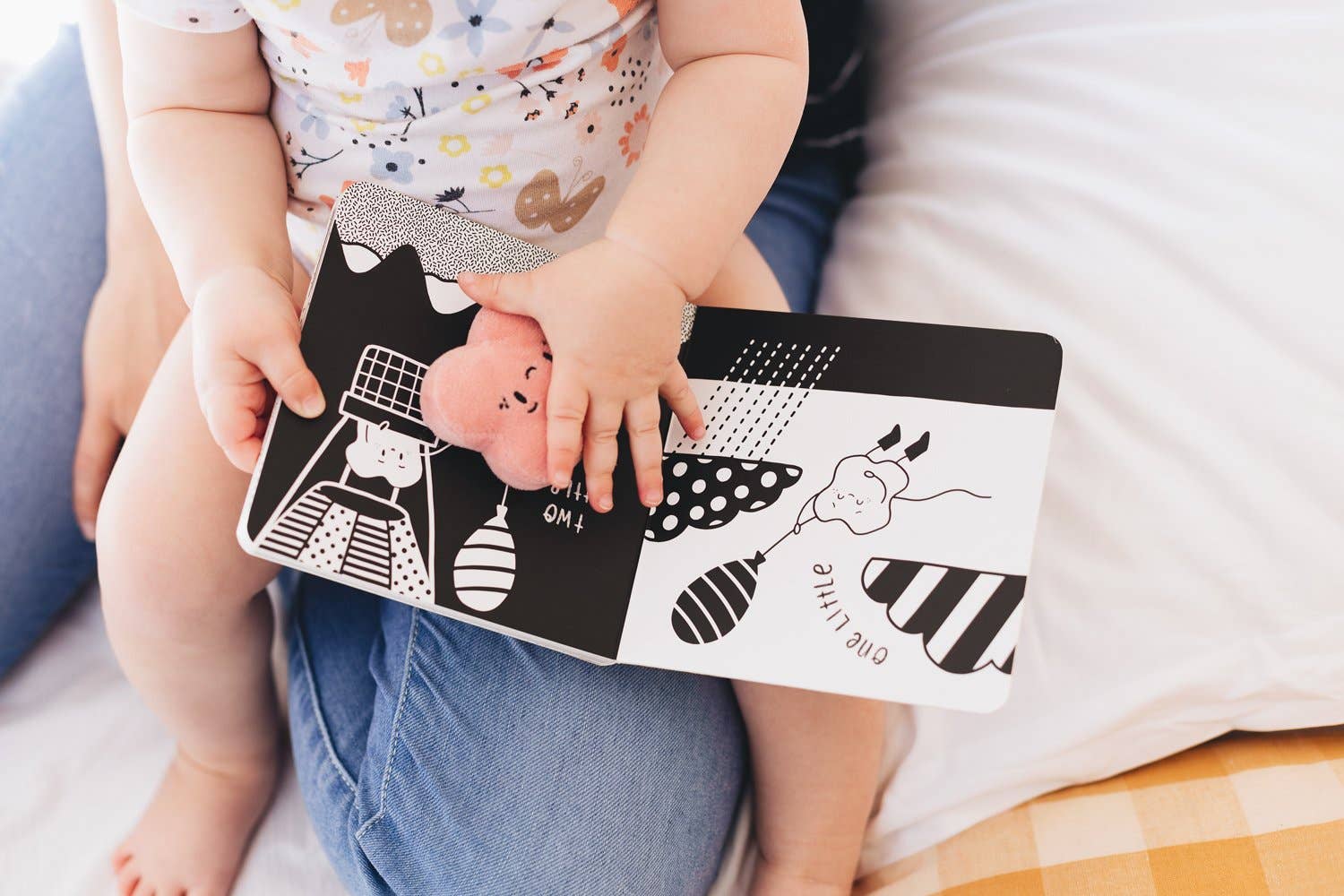 The Kiss Co - Wholesale Baby and toddler book (0–2) - Ten Little Kisses - Board Book1