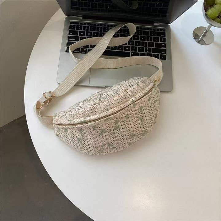 JOSSLYN by wall to wall - Wholesale Belt Bag - Women's - RAFFIA STRAW WAIST FANNY PACK CROSSBODY BELT BAG | 40P5597