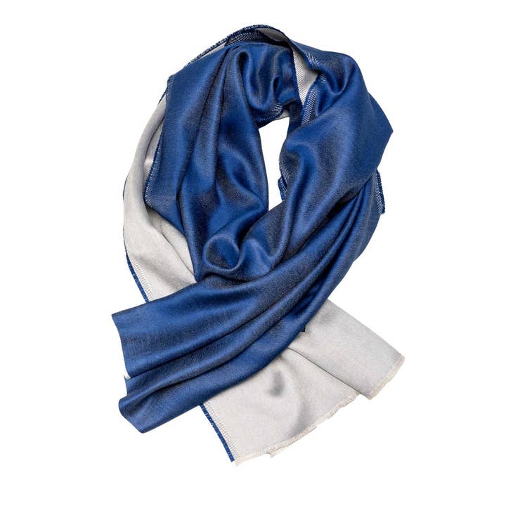 Elegante cachecol de seda em azul denim e lã branca por atacado de Shirin Sehan