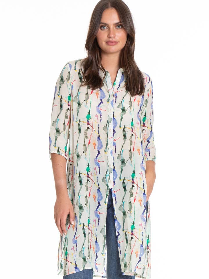 Camicia a maniche 3/4 con bottoni e spacchi laterali per la vendita all'ingrosso da parte di APNY