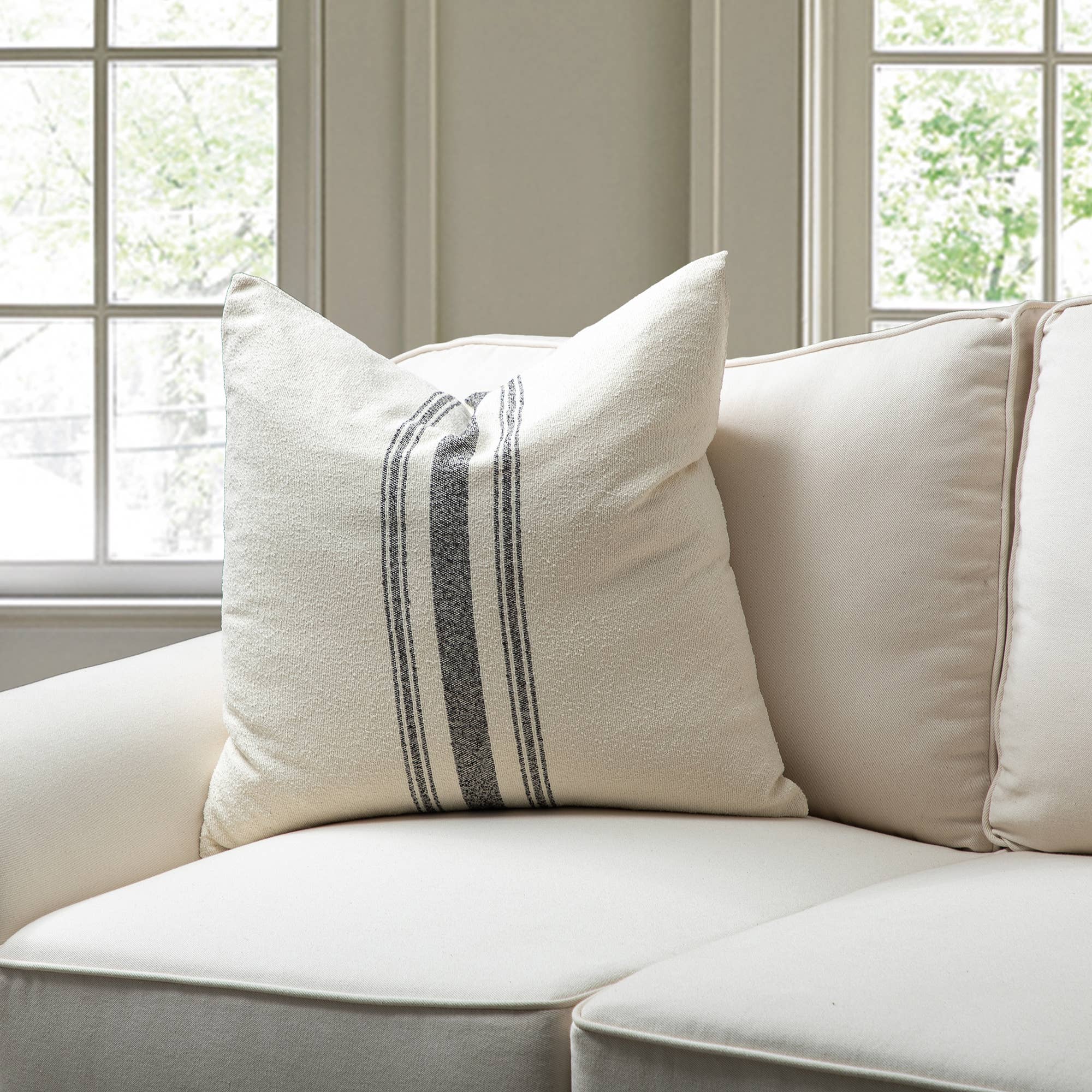 Svart Franska randiga kuddar - EG02 med flerrandigt mittmönster för wholesale på Faire2