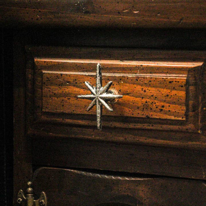 Zeckos - Wholesale Knob/Pull - Set of 6 Antique Silver Finish Starburst Drawer Pulls