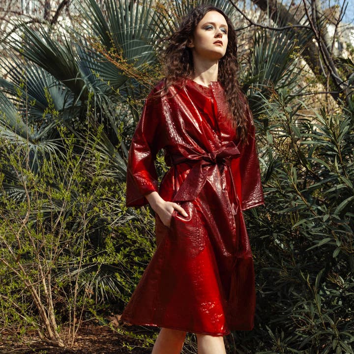 Trench LIO rojo para venta al por mayor de LES NGUYEN PARIS