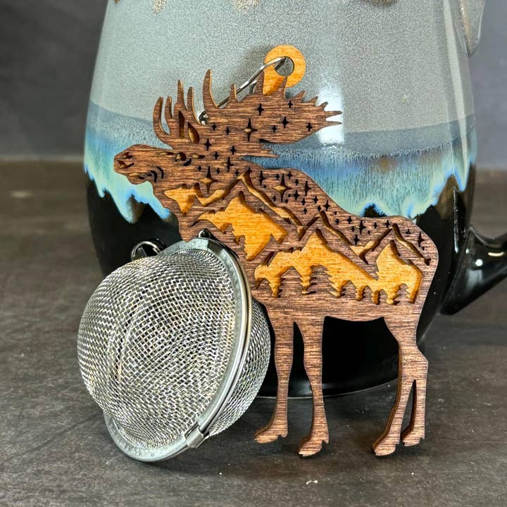 The Mas Boutique – wholesale Tea strainer/infuser – Rustic Moose Mountain Scene Tea Buddy Loose Leaf Tea Infuser0
